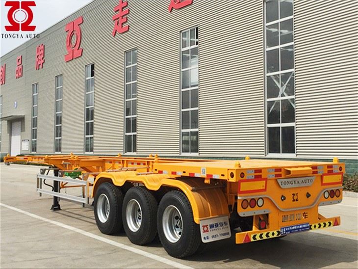 Trailer Semi Transportasi Kontainer