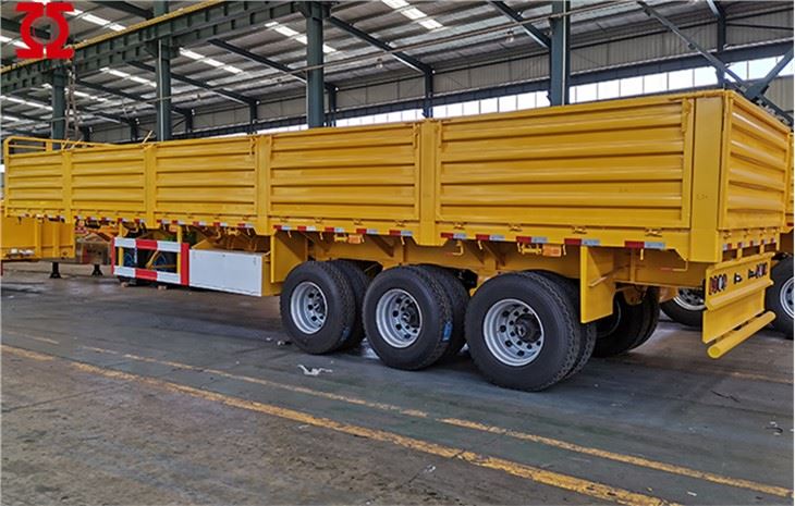 Trailer Flatbed dengan Sisi