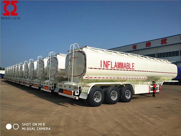 Trailer Semi Tanker Minyak