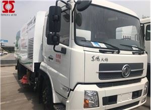 Truk Penyapu Jalan