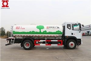 truk penyiraman
