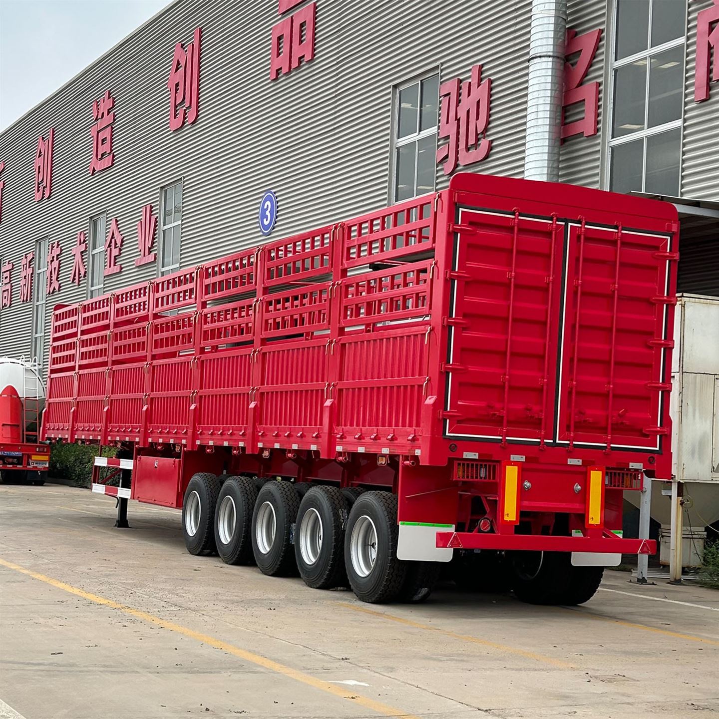 5 Gandar 60T Pagar Angkutan Kargo Curah Semi Trailer Dinding Samping Semi Trailer