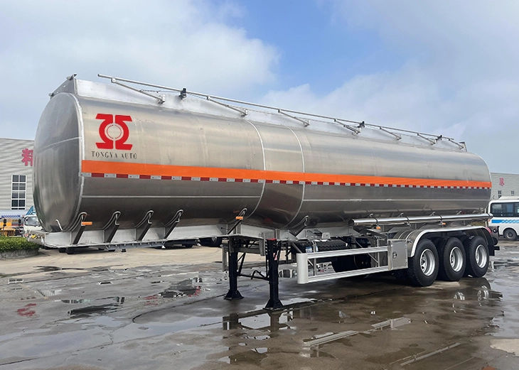 Semi Trailer Tanker Bahan Bakar Aluminium