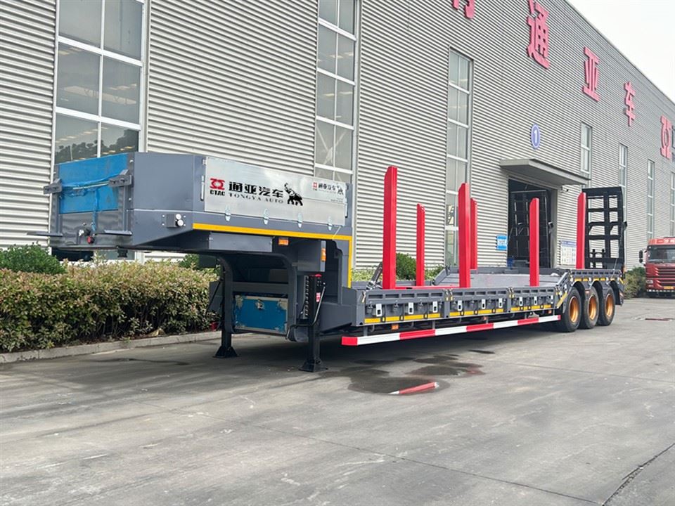 Sertifikasi OTTC Trailer Semi Tempat Tidur Rendah Dengan Tangga Mekanis