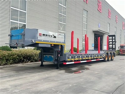 Sertifikasi OTTC Trailer Semi Tempat Tidur Rendah Dengan Tangga Mekanis